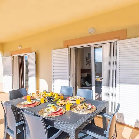Canguu - Piscina Aquecivel E Bbq Na Gale, Villa Albufeira